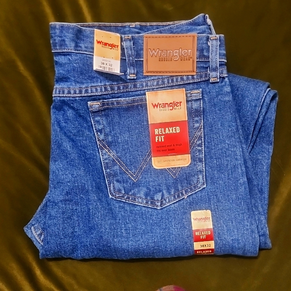 Wrangler Men's Blue Relaxed Fit Jeans